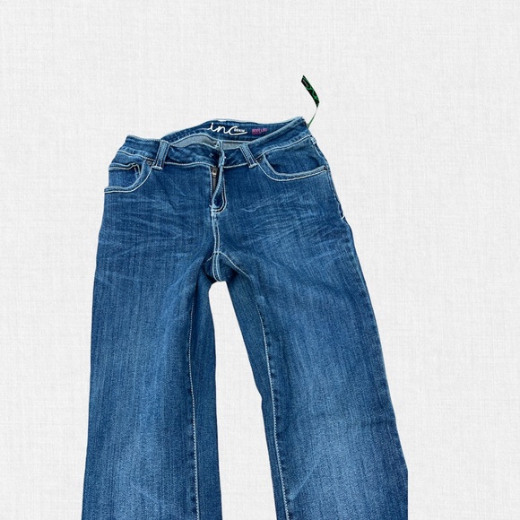 Curvy Fit Boot Cut Sleek Tailored Fit Through Hips & Thighs Flare Leg Jeans INC - Picture 6 of 7